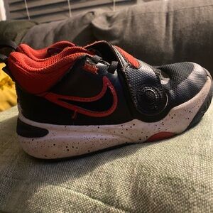 Nike Kids Black and Red Sneakers